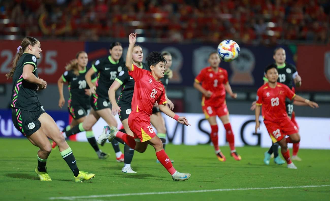 Tuyển nữ Việt Nam thua tiếc nuối trong trận bán kết AFF Cup 2025