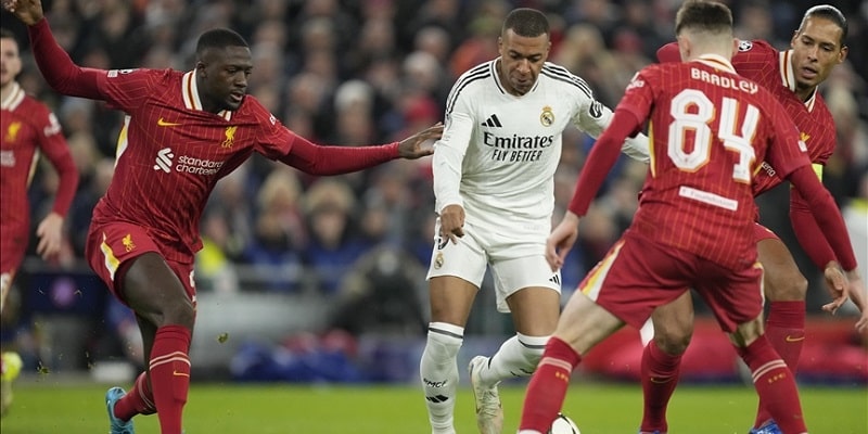 Soi kèo Liverpool vs Real Madrid, 3h ngày 05/11 - Champions League 2 Hai đội bóng đang có sự trái ngược về phong độ thi đấu